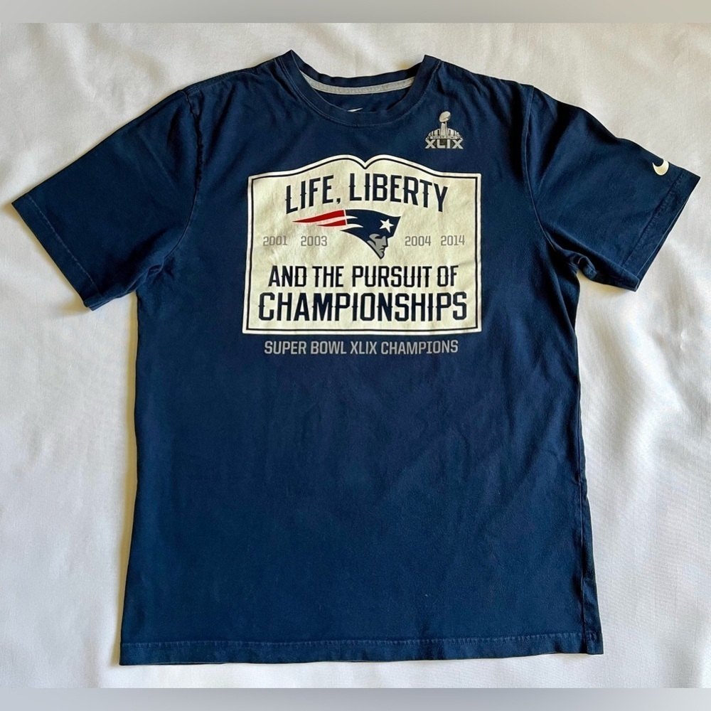 Nike New England Patriots Blue Men’s T-Shirt Size Large